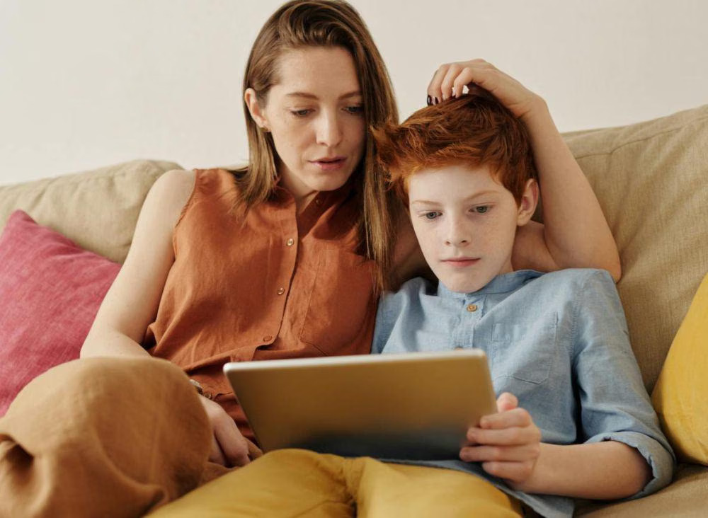 Stop Gadget Overload! Tips Atur Screen Time Anak