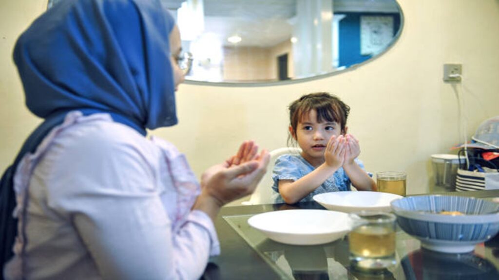 Tips mengajari Anak Berpuasa Sejak Usia Dini Tanpa Paksaan