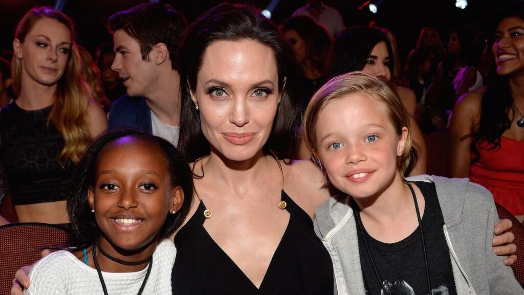 Bikin Salut! Cara Angelina Jolie Mendidik Anak Agar Bebas Bereksplorasi