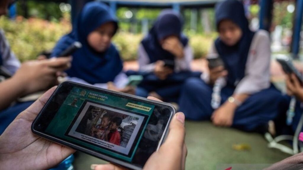 Orang Tua Wajib Tahu! PP Tunas Berlaku, Anak Terancam Tanpa Digital Parenting