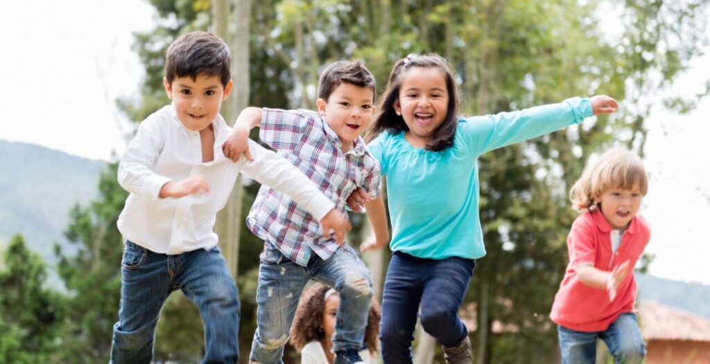 Terlihat Sama, Ternyata Berbeda! Ini Fakta Anak Aktif dan Hiperaktif