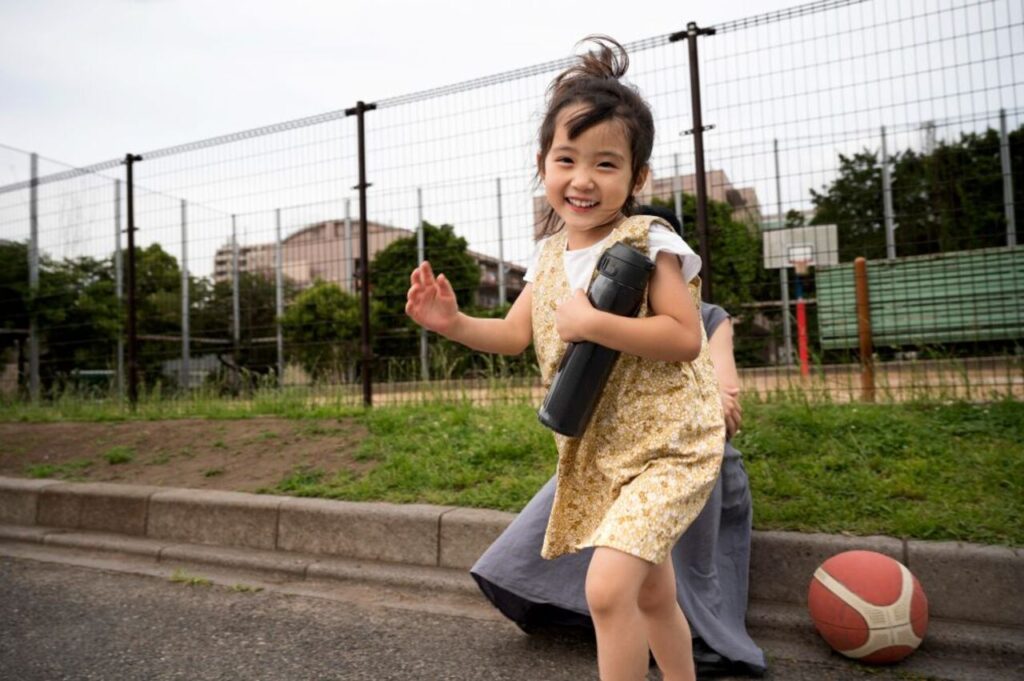 Free Range Parenting Jadi Sorotan, Apakah Membahayakan Anak?