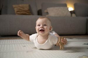 Tummy Time Anti Drama: 4 Trik Biar Bayi Betah dan Happy
