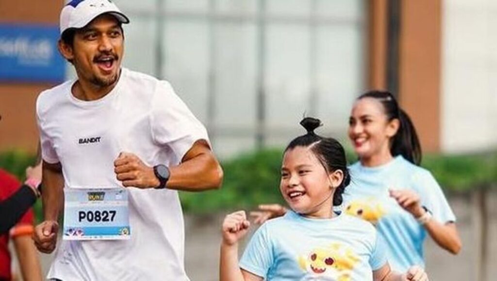 Perjuangan Parenting Ibnu Jamil, Dari Lari Pagi hingga Misi Jadikan Anak Fans Manchester United