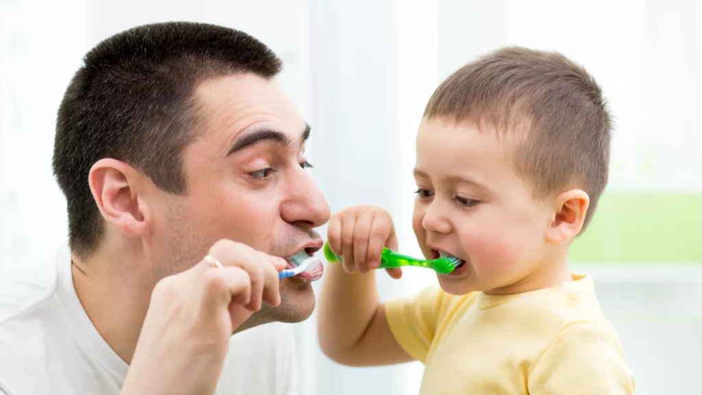 Ajarkan Anak Gosok Gigi Sekarang dengan 3 Tips Tanpa Ribet