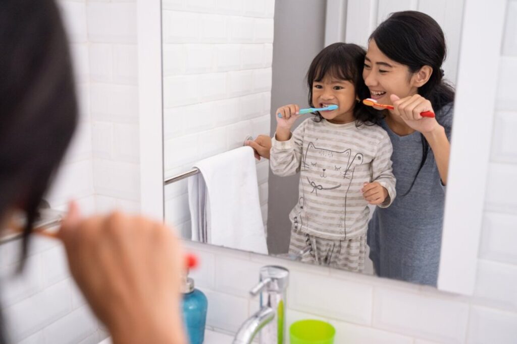 Ajarkan Anak Gosok Gigi Sekarang dengan 3 Tips Tanpa Ribet