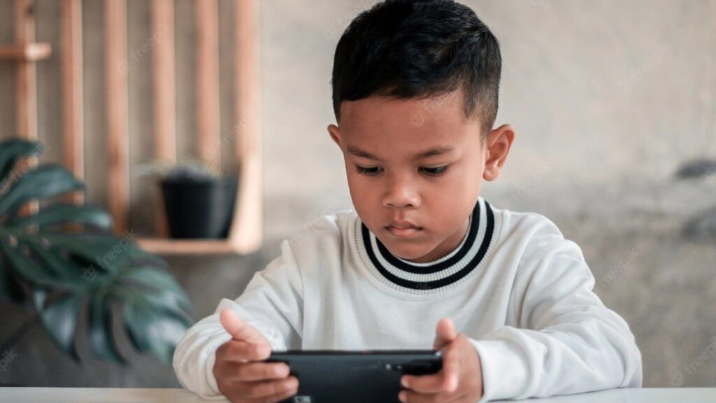 Jangan Asal Kasih Gadget! Ini Saran Tegas Psikolog UGM untuk Orang Tua