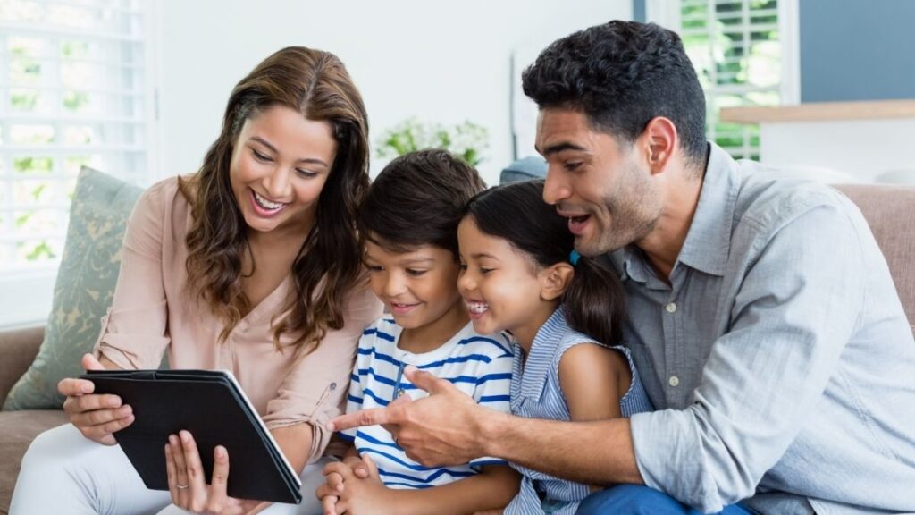 Jangan Salah! Metode Parenting Ini Ternyata Bikin Hubungan dengan Anak Makin Dekat
