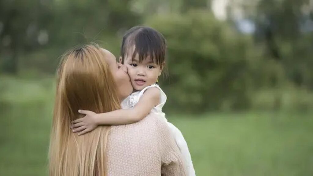 Jangan Salah! Metode Parenting Ini Ternyata Bikin Hubungan dengan Anak Makin Dekat