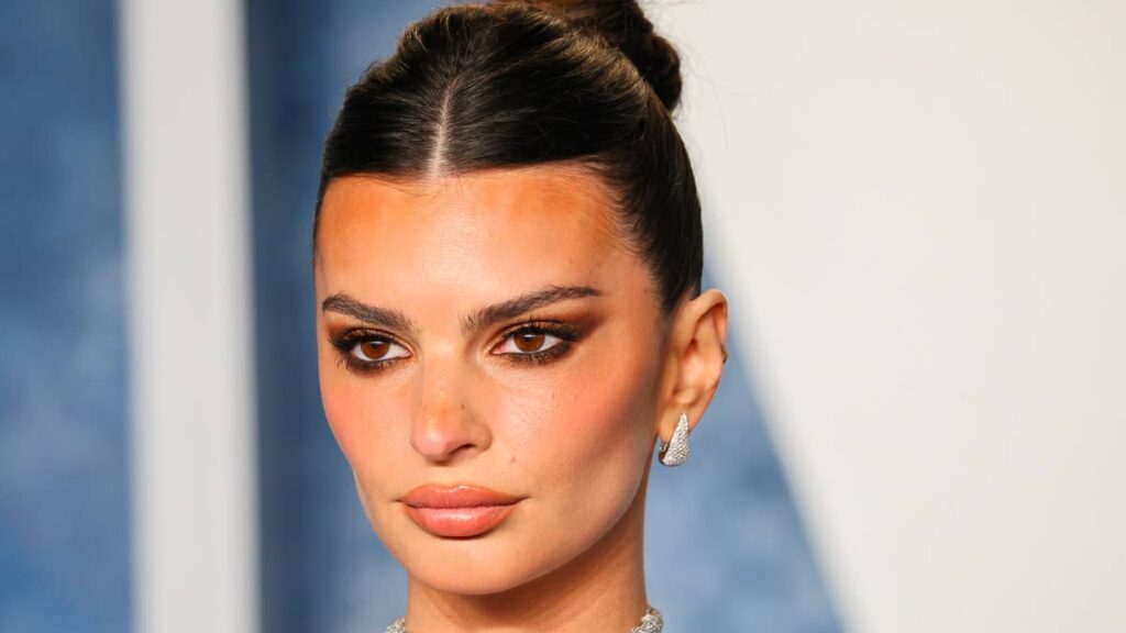Pengakuan Jujur Emily Ratajkowski Usai Jadi Single Mother, Ternyata Tak Semudah yang Dibayangkan