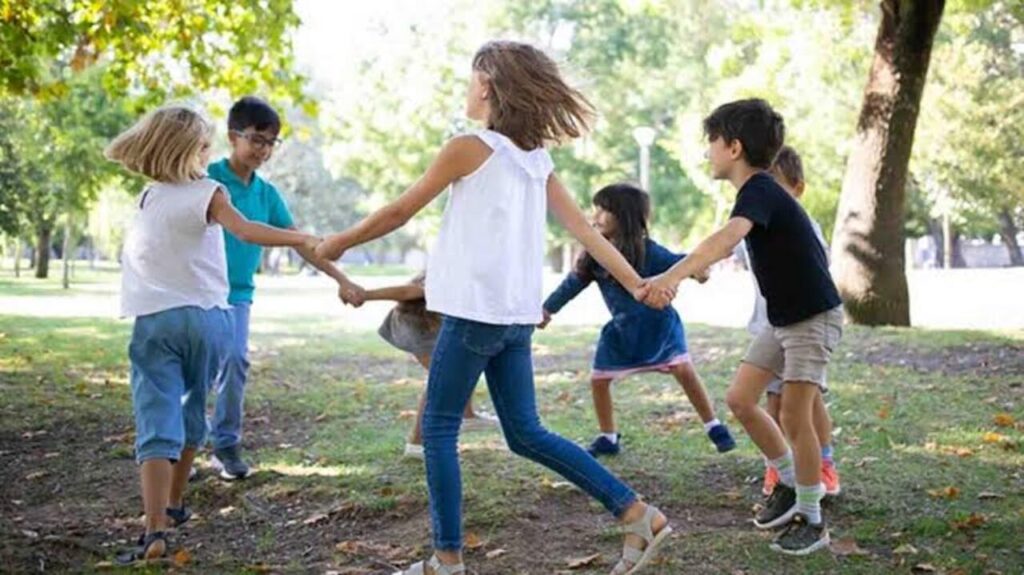 Jangan Cuma Larang Main Gadget, Anak Juga Butuh Aktivitas Pengganti