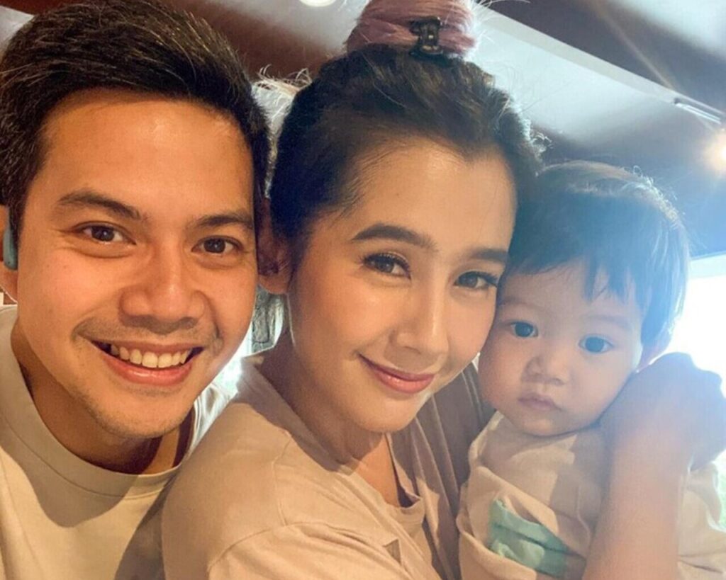 Ardina Rasti Ungkap Kunci Mendidik Anak, Hormati Batasan Tubuh dan Batasi Screen Time