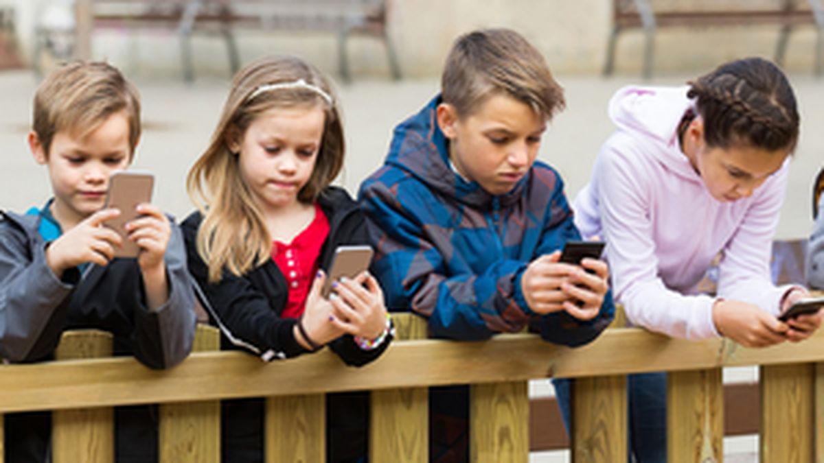 Jangan Cuma Larang Main Gadget, Anak Juga Butuh Aktivitas Pengganti