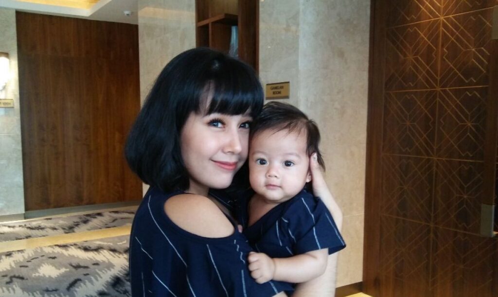 Ardina Rasti Ungkap Kunci Mendidik Anak, Hormati Batasan Tubuh dan Batasi Screen Time